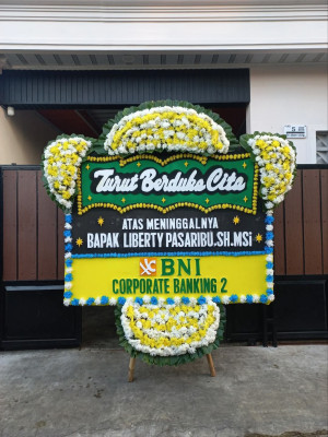 Papan Bunga Duka di Kampung Baru