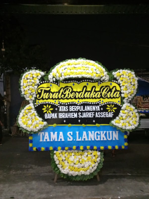 Papan Bunga Duka di Kampung Baru
