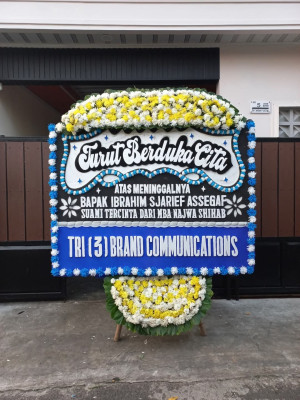 Papan Bunga Duka di Kampung Baru